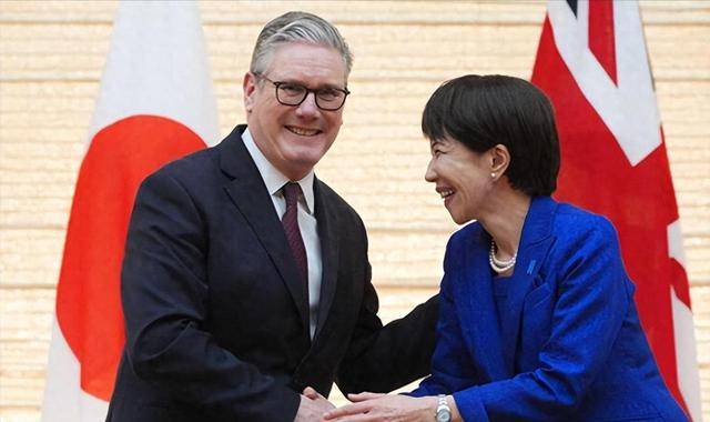 中国的阳谋果然有用：斯塔默访日有一句话高市早苗始终没敢说